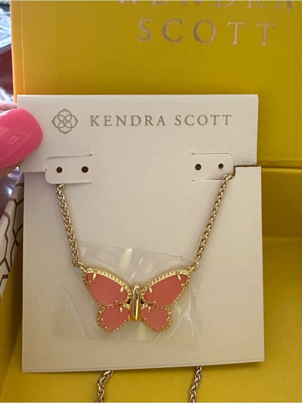 Kendra‎ Scott Dolly Parton x Gold Butterfly Pink Pendant Short Necklace NEW - Picture 3 of 9